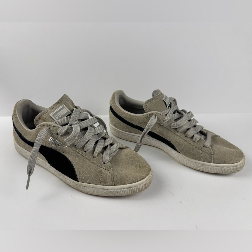 Puma Men's Suede Classic shoe in grey color size 8.5